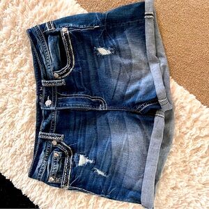 Miss Me Shorts like new size 34